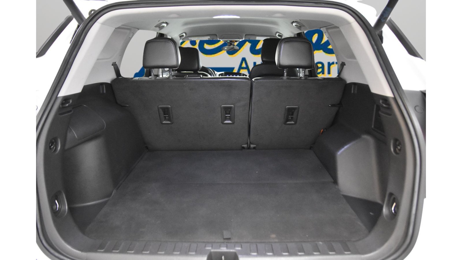 Used 2023 GMC Terrain SLT FWD image 38