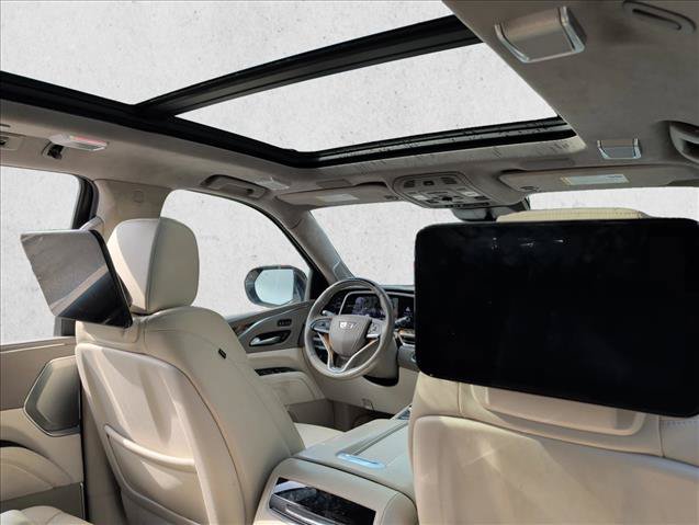Used 2021 Cadillac Escalade Premium Luxury Platinum AWD/4WD image 16
