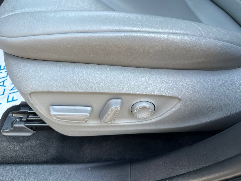 Used 2023 Toyota Highlander XLE FWD image 24