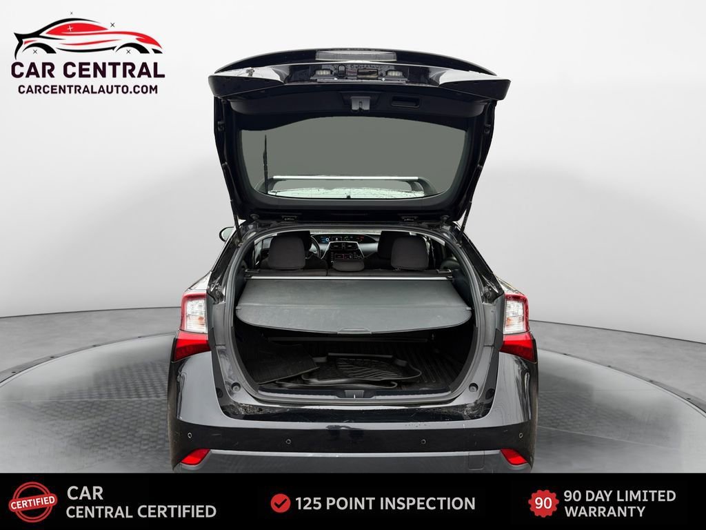 Used 2020 Toyota Prius LE image 28