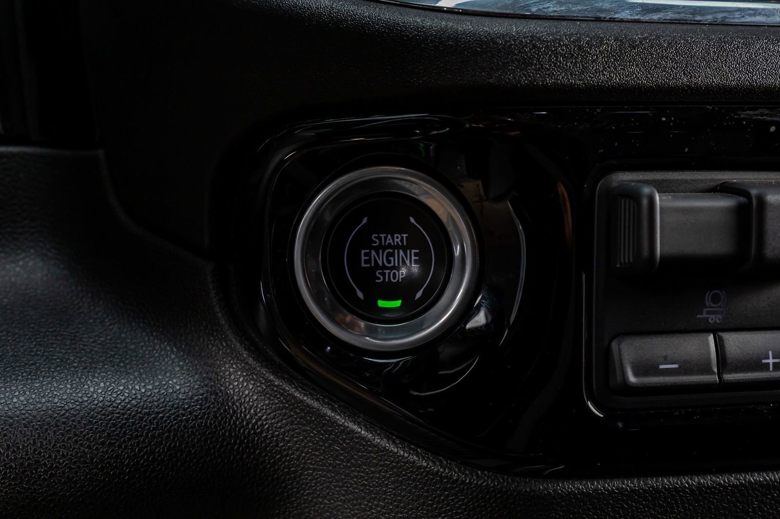 Used 2024 GMC Sierra 3500 SLE image 23