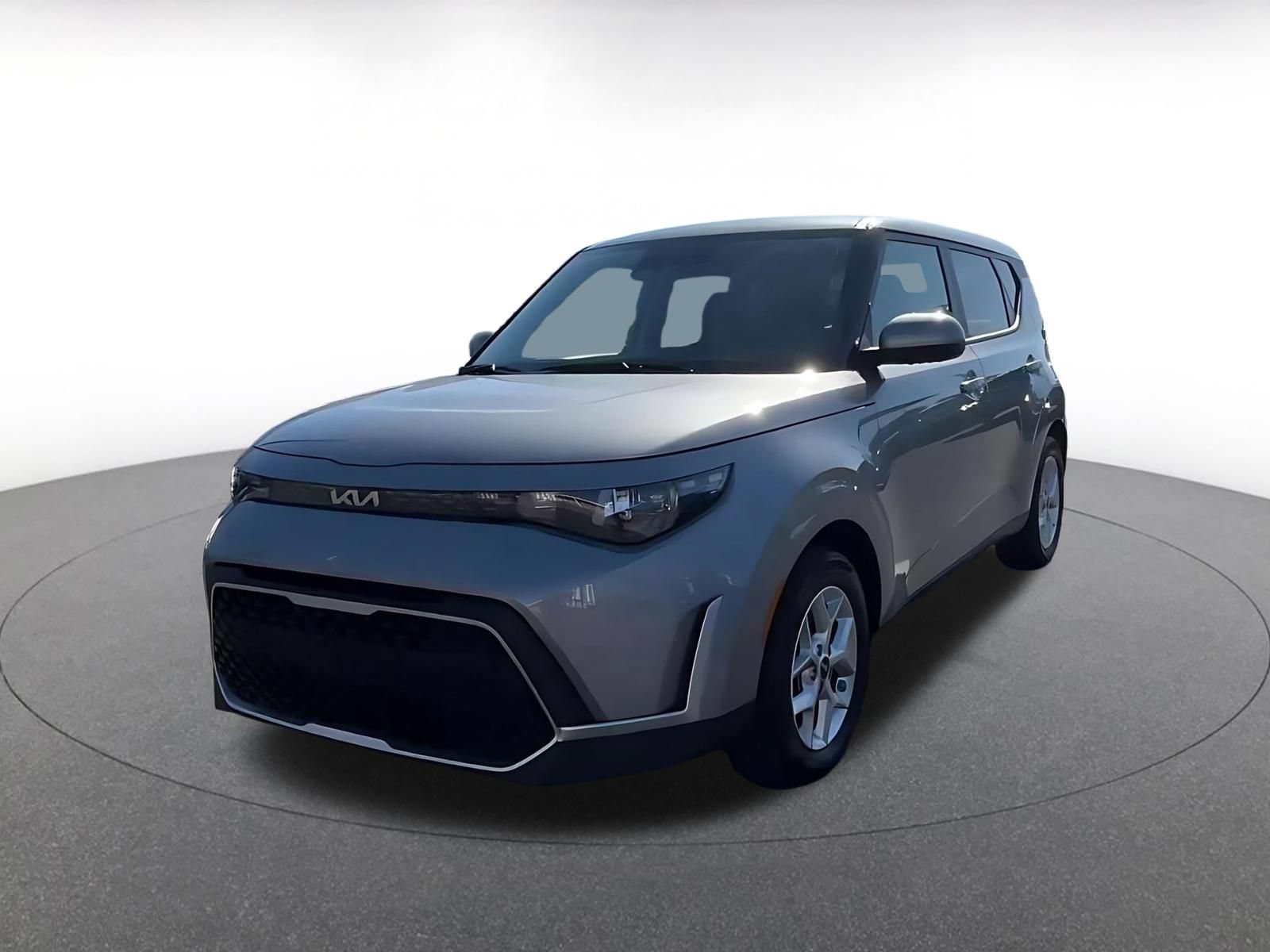 Used 2025 Kia Soul LX w/ LX Technology Package FWD image 7