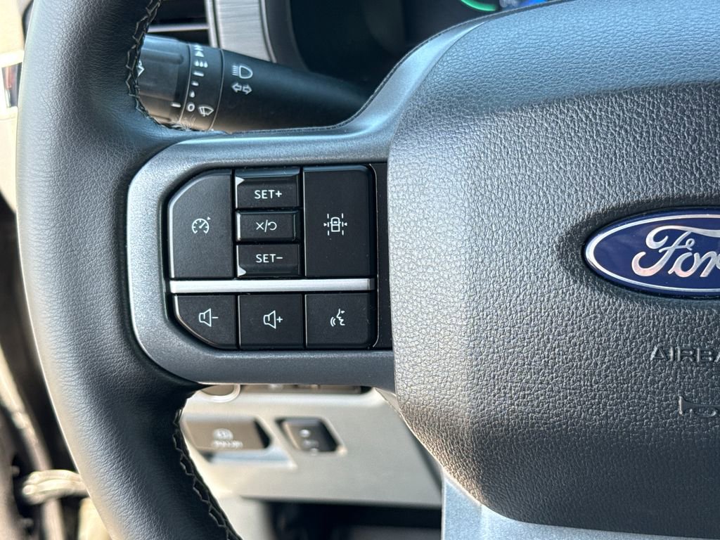 Used 2025 Ford F150 Lightning XLT AWD/4WD image 15