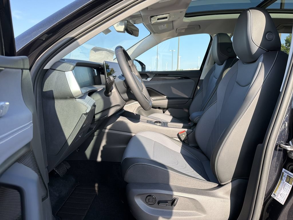 New 2026 Volkswagen Tiguan SE FWD image 11