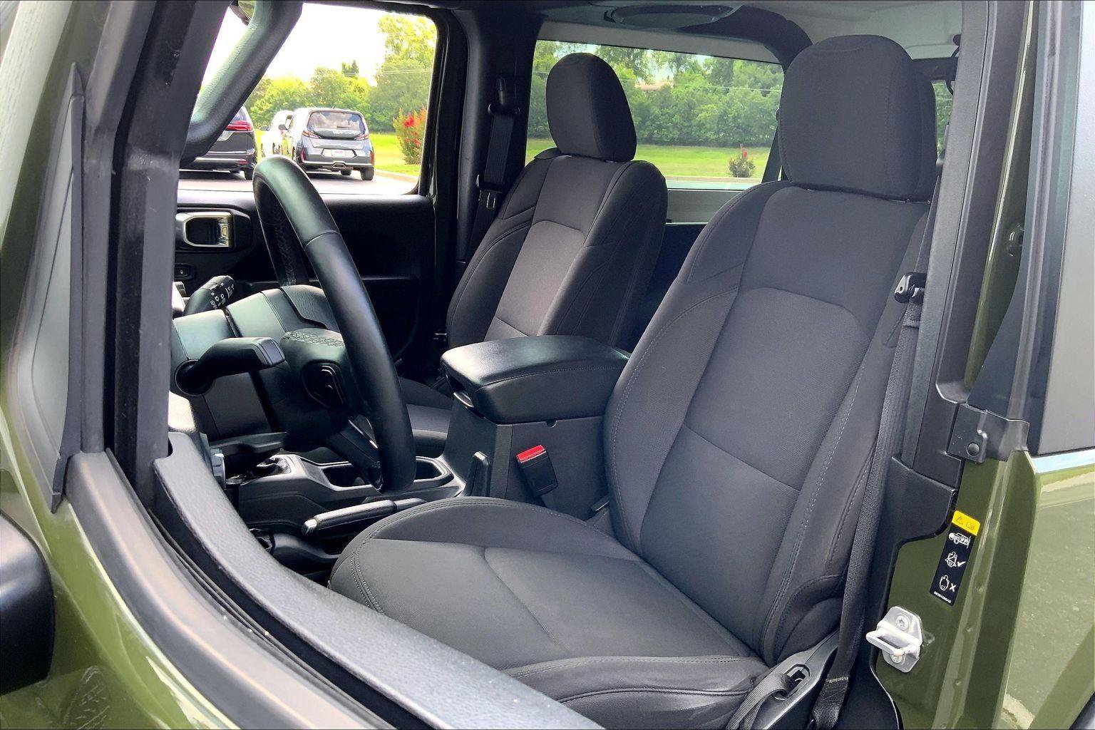 Used 2022 Jeep Wrangler Sport AWD/4WD image 17