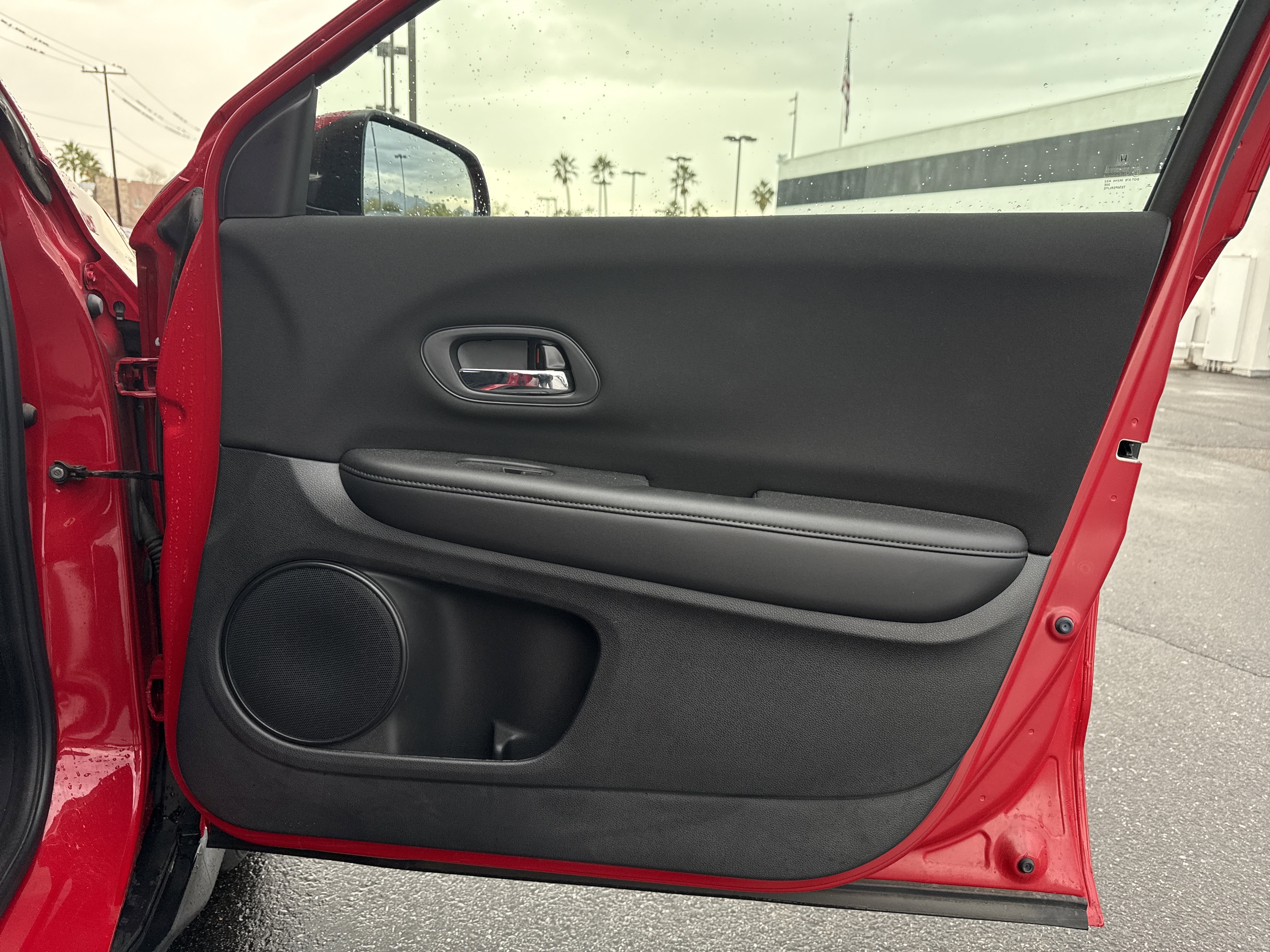 Used 2017 Honda HR-V LX image 25