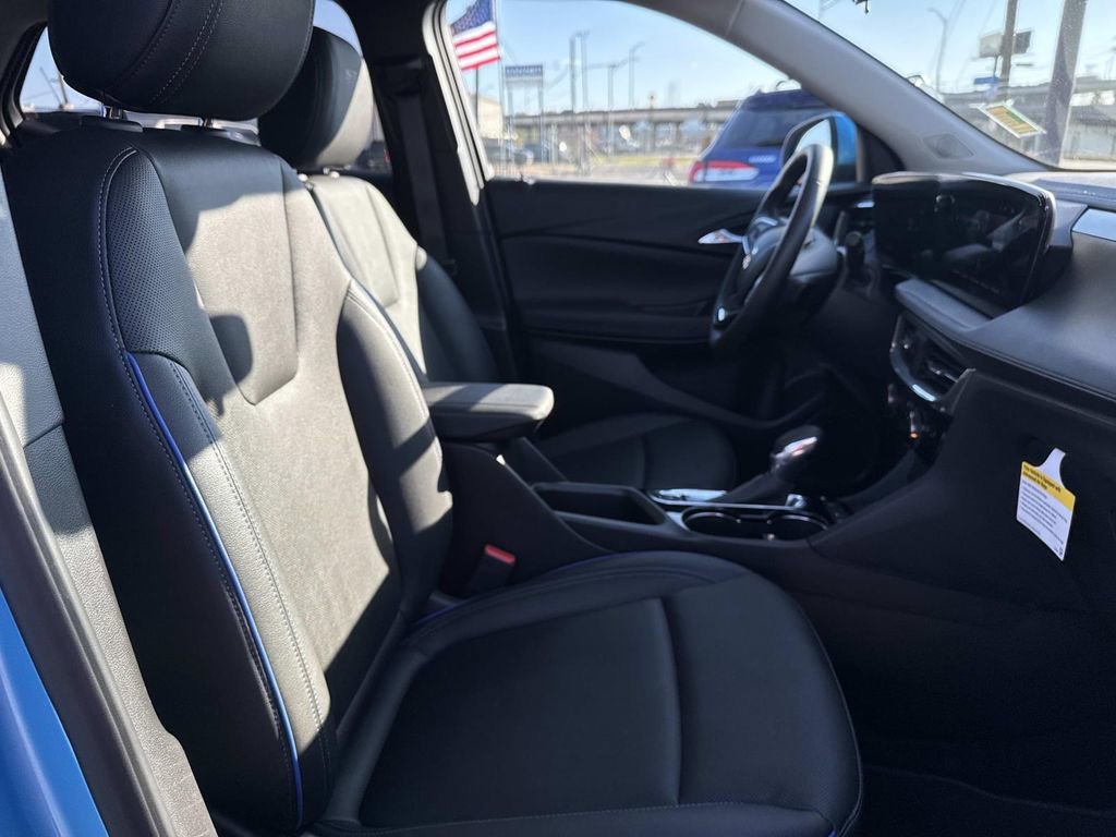 Certified 2025 Buick Encore GX Sport Touring image 12