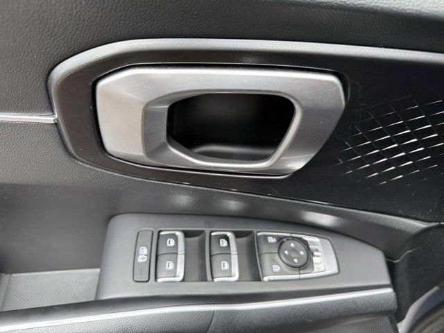 Used 2023 Kia Sorento LX FWD image 8