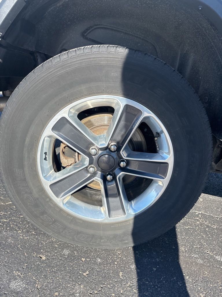 Used 2018 Jeep Wrangler Unlimited Sahara image 27