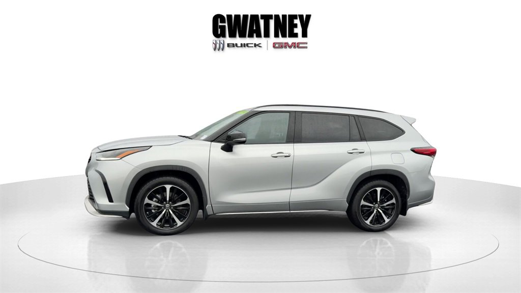 Used 2022 Toyota Highlander XSE image 4