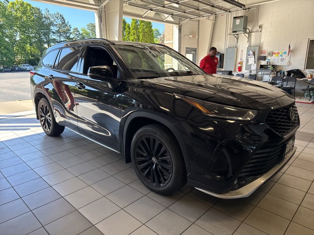 Used 2023 Toyota Highlander XSE AWD/4WD image 1