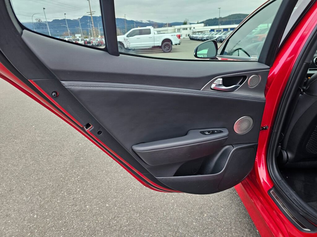 Used 2020 Kia Stinger GT2 image 12