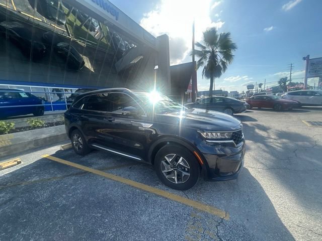 Used 2023 Kia Sorento EX w/ Panoramic Sunroof Package FWD image 3
