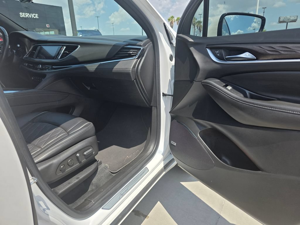 Used 2022 Buick Enclave Avenir FWD image 21