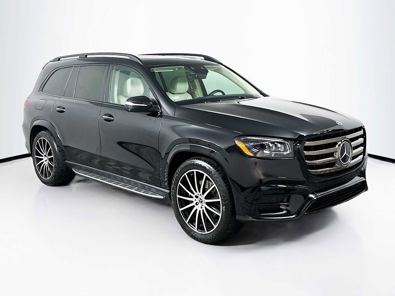 Used 2024 Mercedes-Benz GLS 580 4MATIC image 7