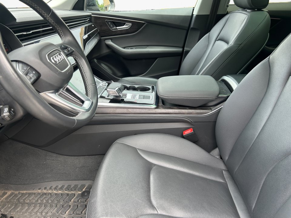 Used 2023 Audi Q8 Premium Plus AWD/4WD image 9