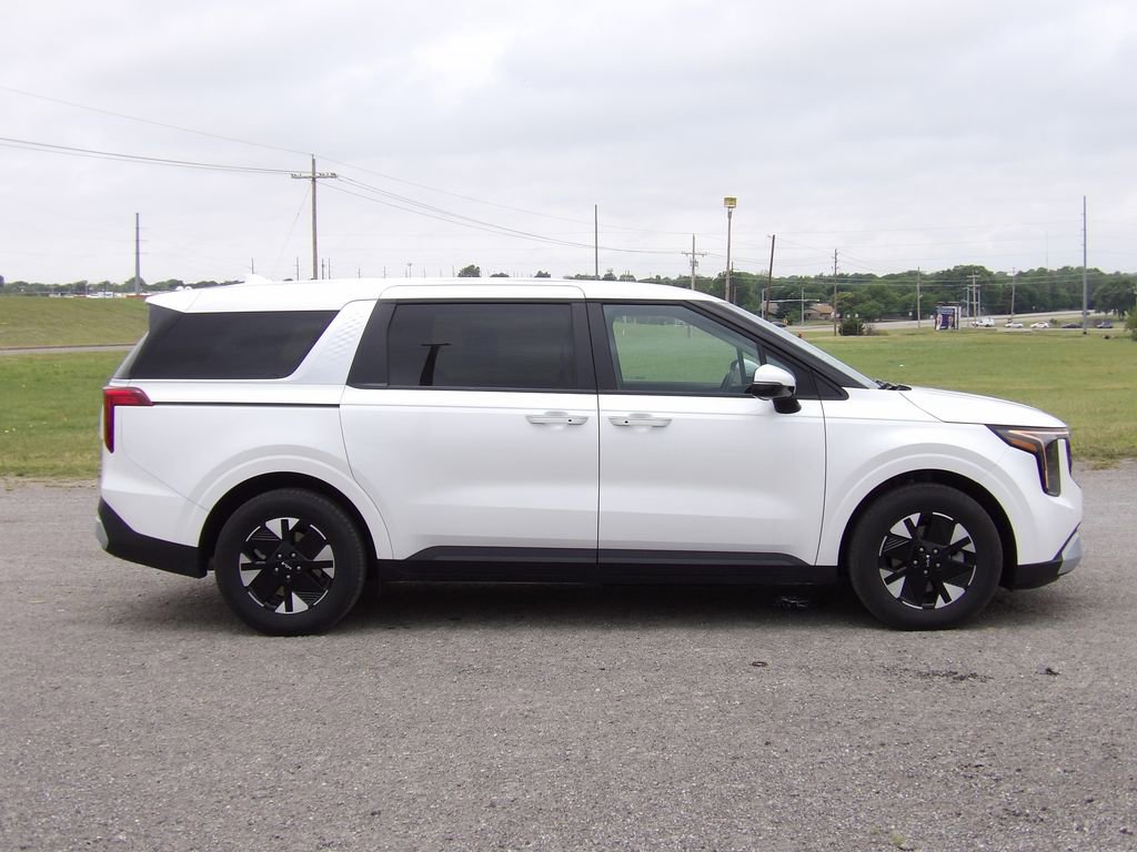Used 2026 Kia Carnival LXS FWD image 5