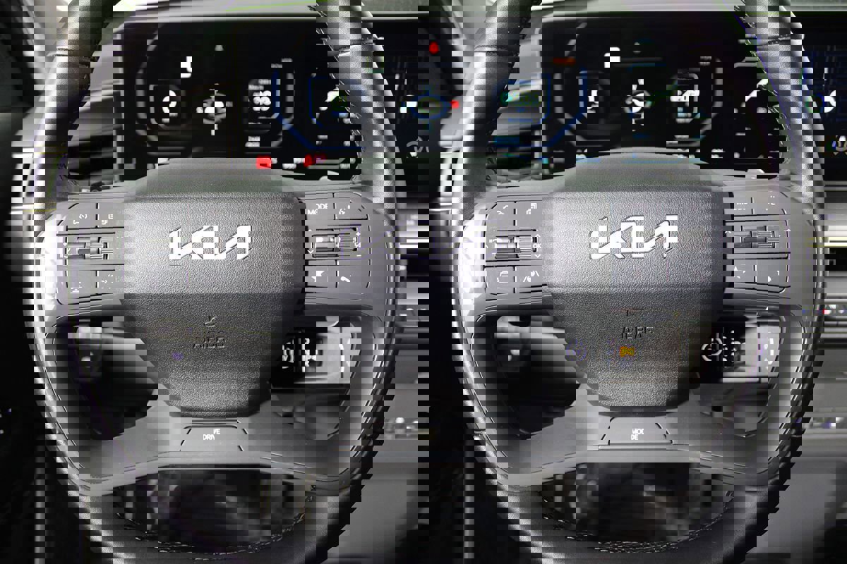 Used 2025 Kia EV9 Light Long Range image 14