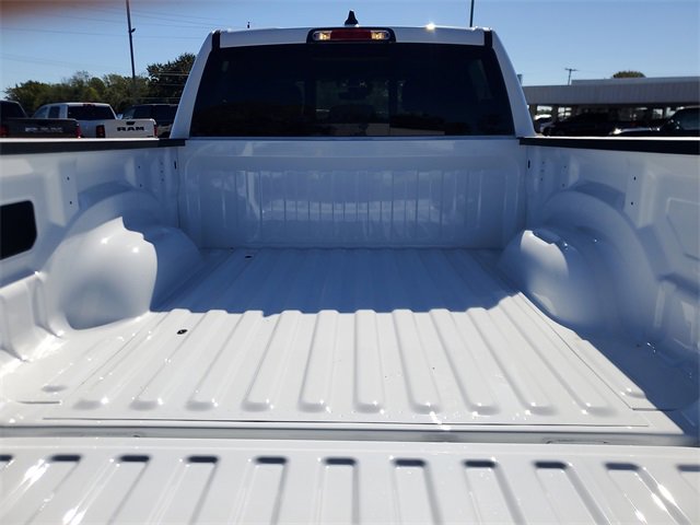 New 2026 RAM 1500 4x4 Crew Cab image 7