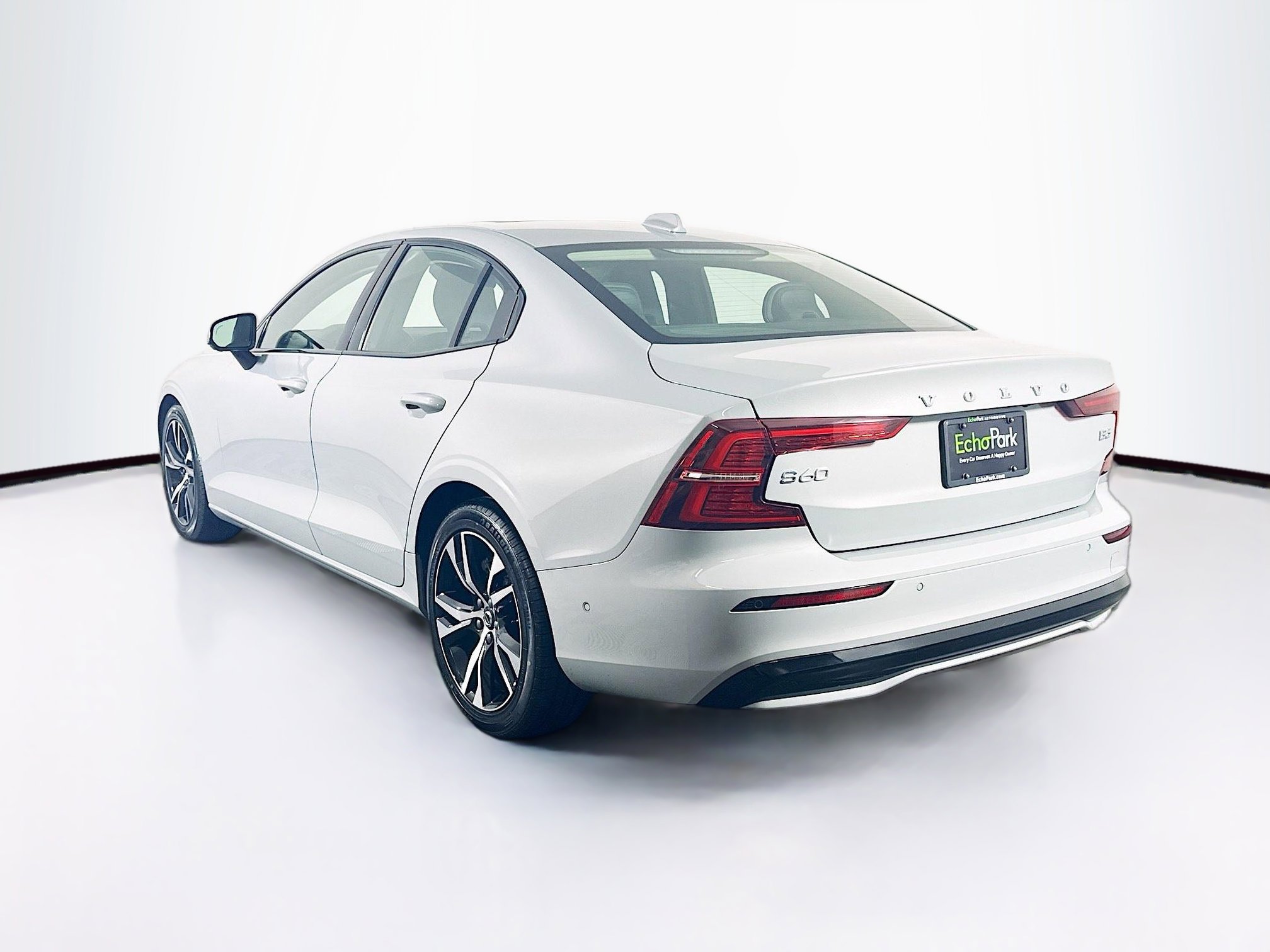 Used 2025 Volvo S60 B5 Plus image 5