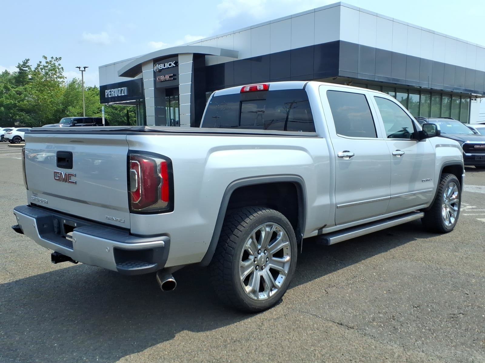 Used 2017 GMC Sierra 1500 Denali w/ Denali Ultimate Package AWD/4WD image 3