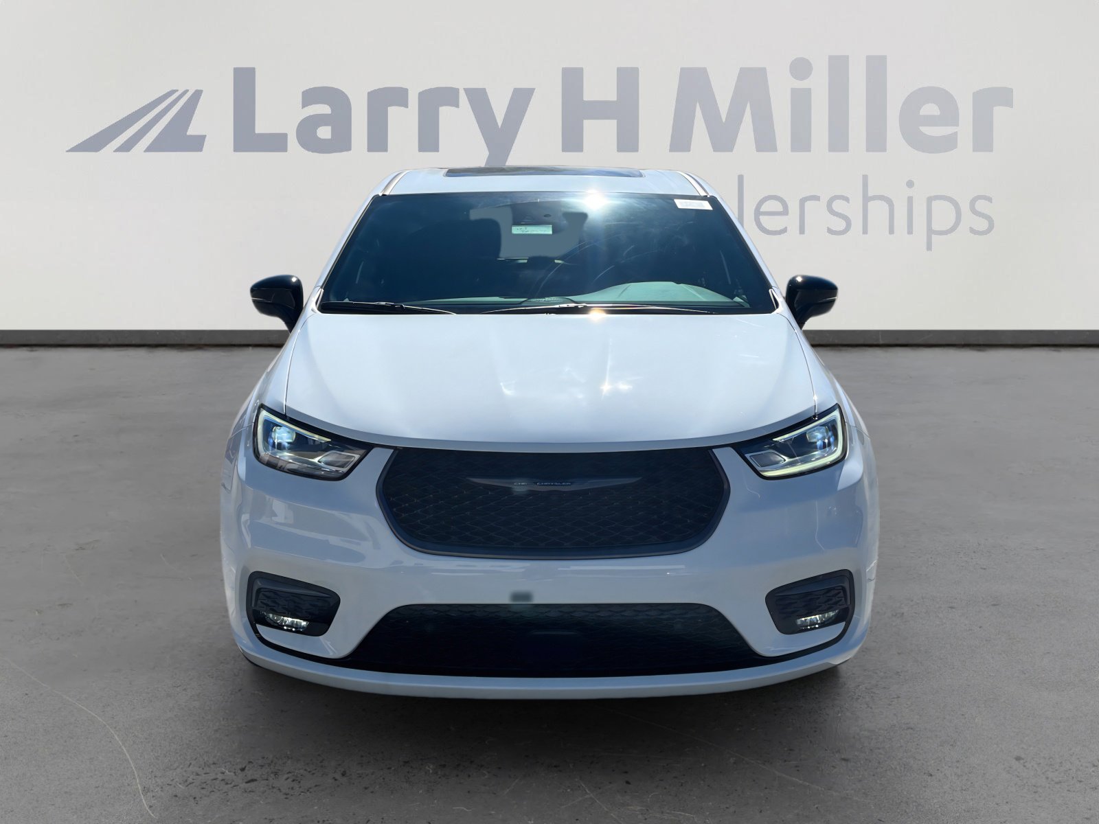 New 2026 Chrysler Pacifica Select image 8