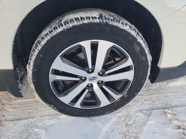 Used 2018 Subaru Outback 2.5i Limited image 12