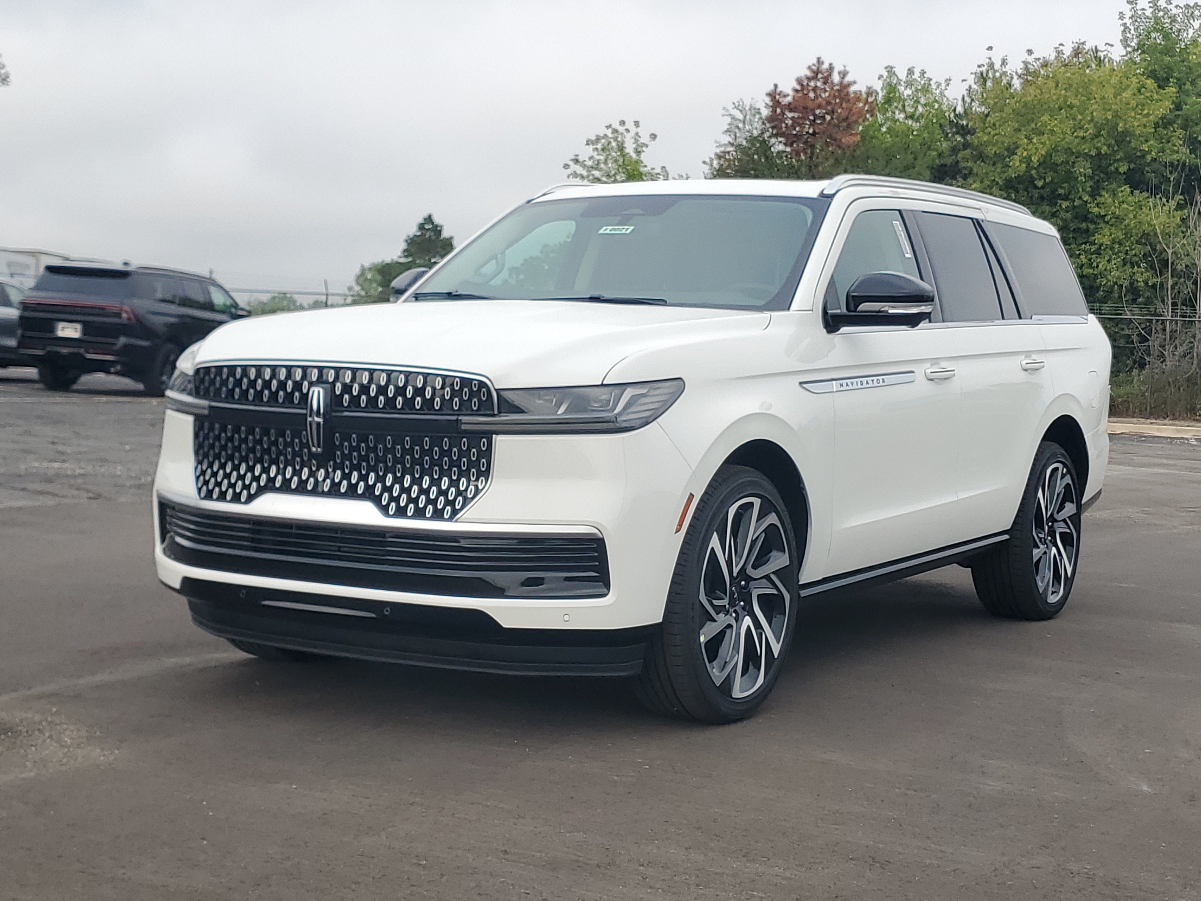 New 2027 Lincoln Navigator Reserve AWD/4WD video 2