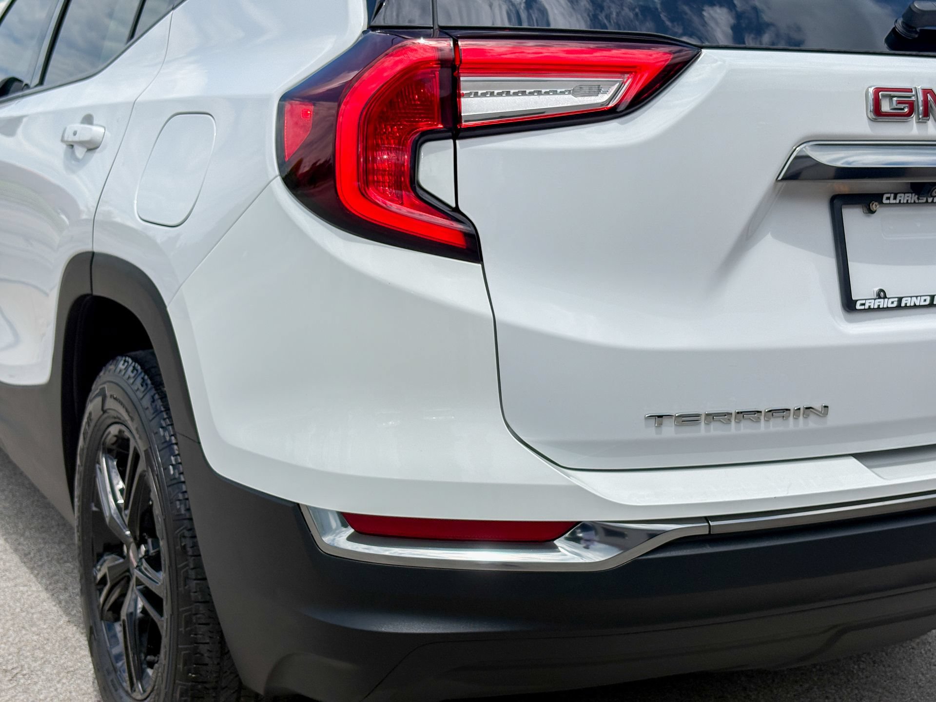 Used 2022 GMC Terrain AT4 AWD/4WD image 15