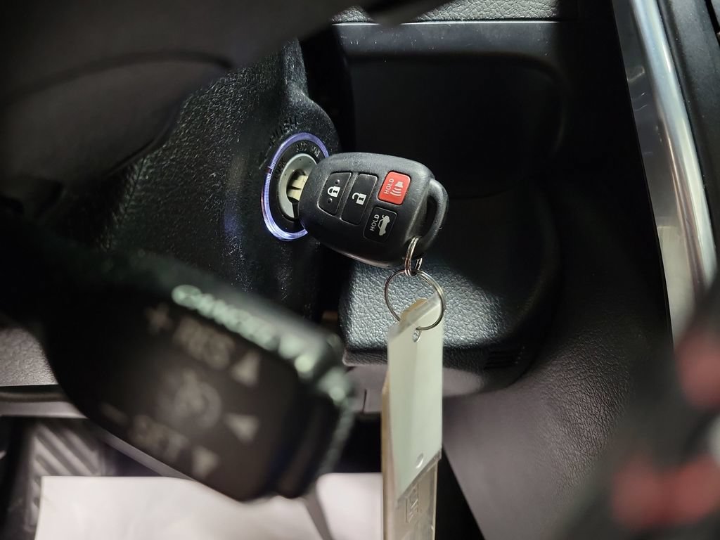 Used 2016 Toyota Camry SE FWD image 17
