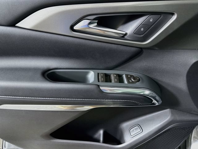 New 2027 Chevrolet Traverse LT w/ Sun and Wheel Package FWD image 20