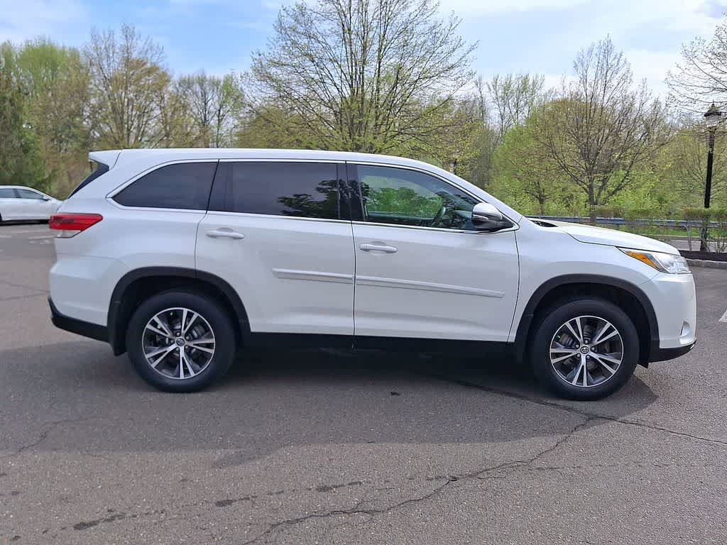 Used 2019 Toyota Highlander LE image 26