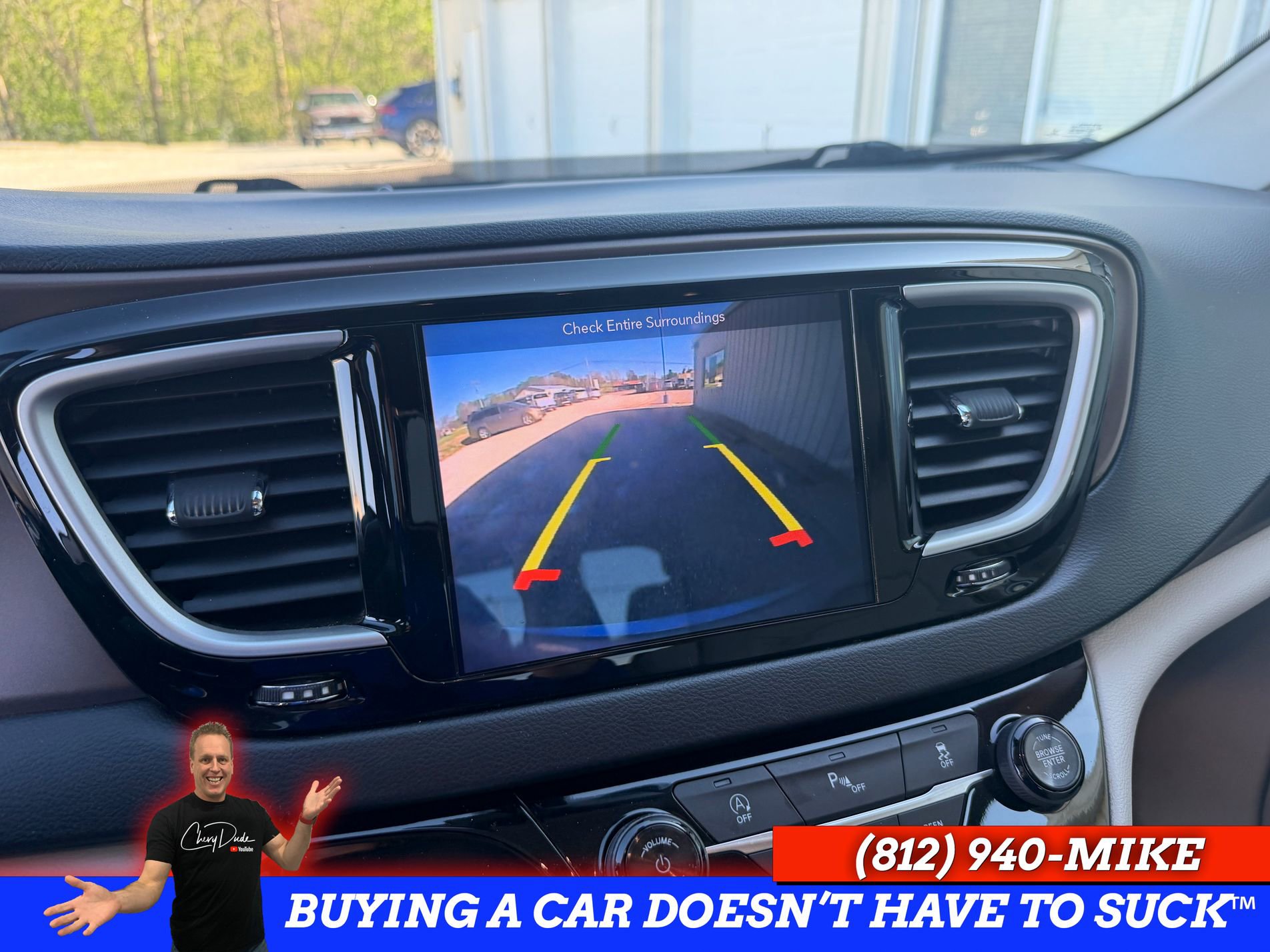 Used 2018 Chrysler Pacifica Touring-L w/ Tire & Wheel Group image 25