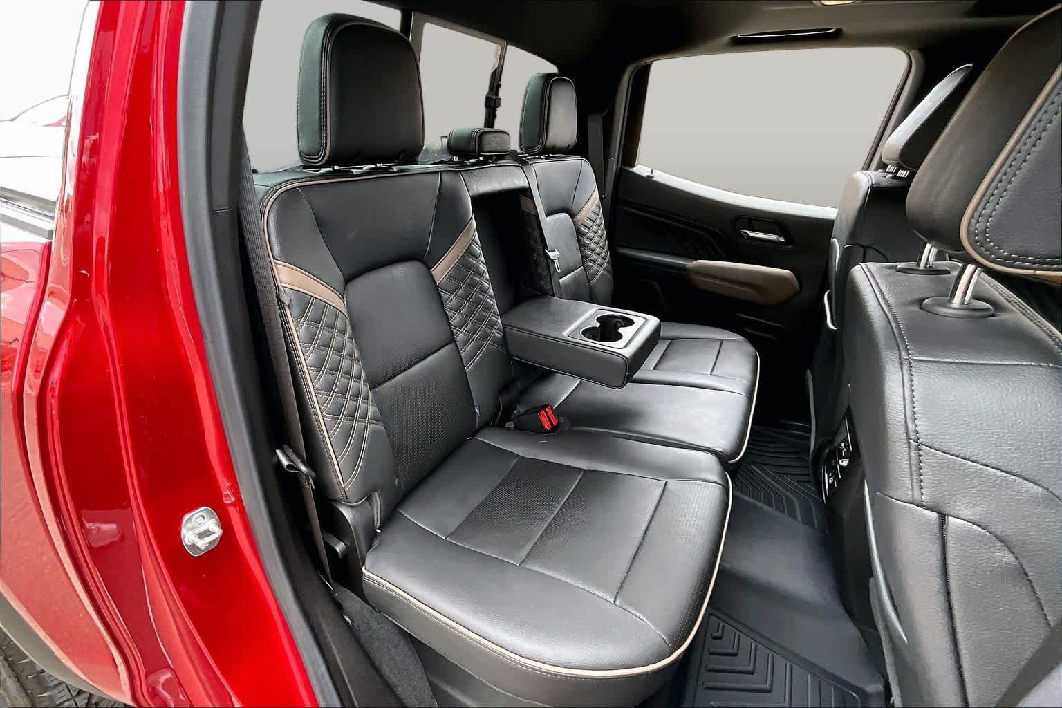 Used 2025 GMC Canyon Denali AWD/4WD image 20