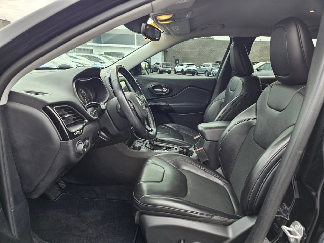 Used 2021 Jeep Cherokee Latitude Plus AWD/4WD image 23