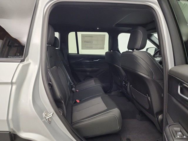 New 2025 Jeep Grand Cherokee Laredo X w/ Luxury Tech Group I image 32