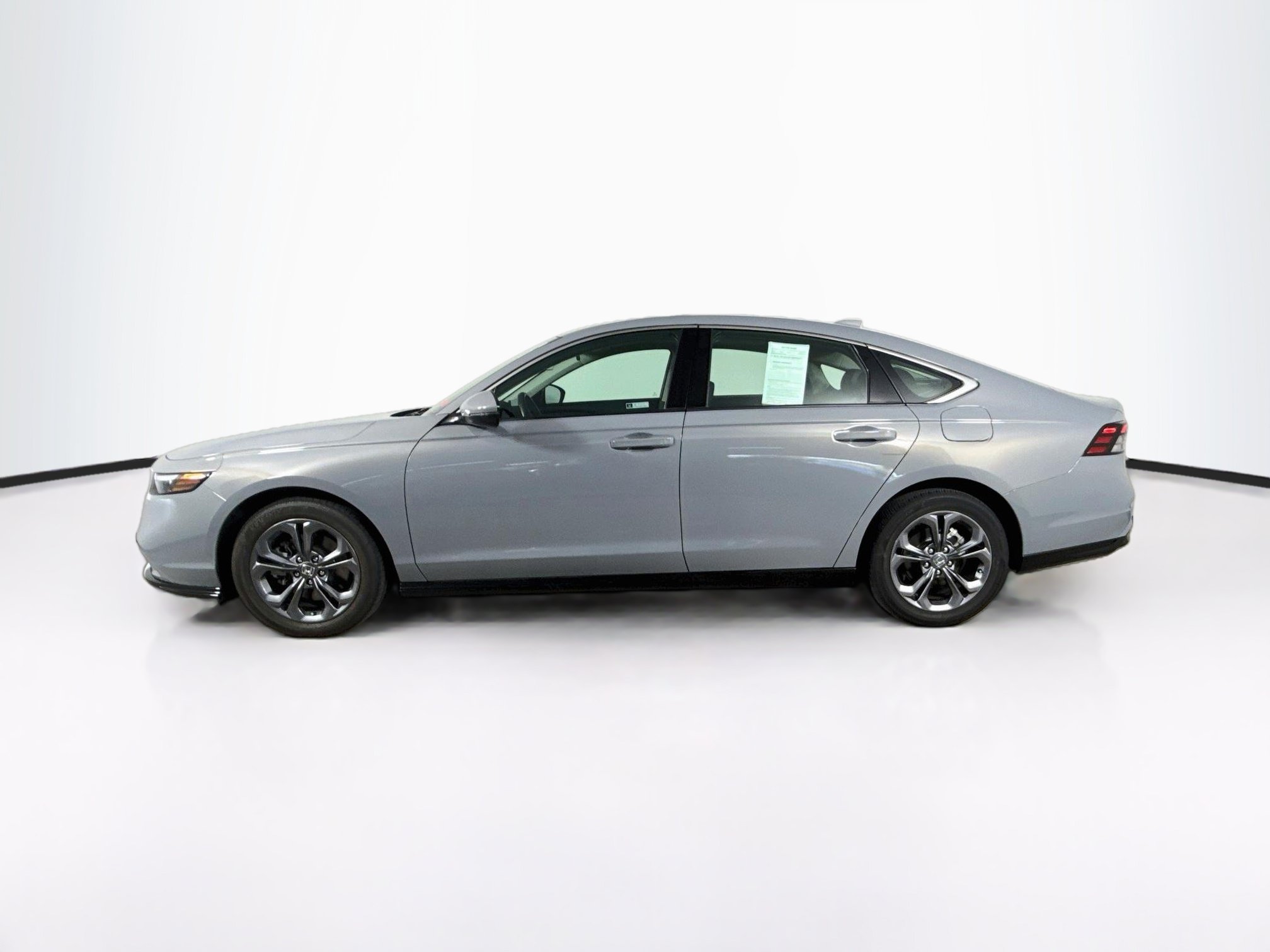 Used 2024 Honda Accord EX-L image 7