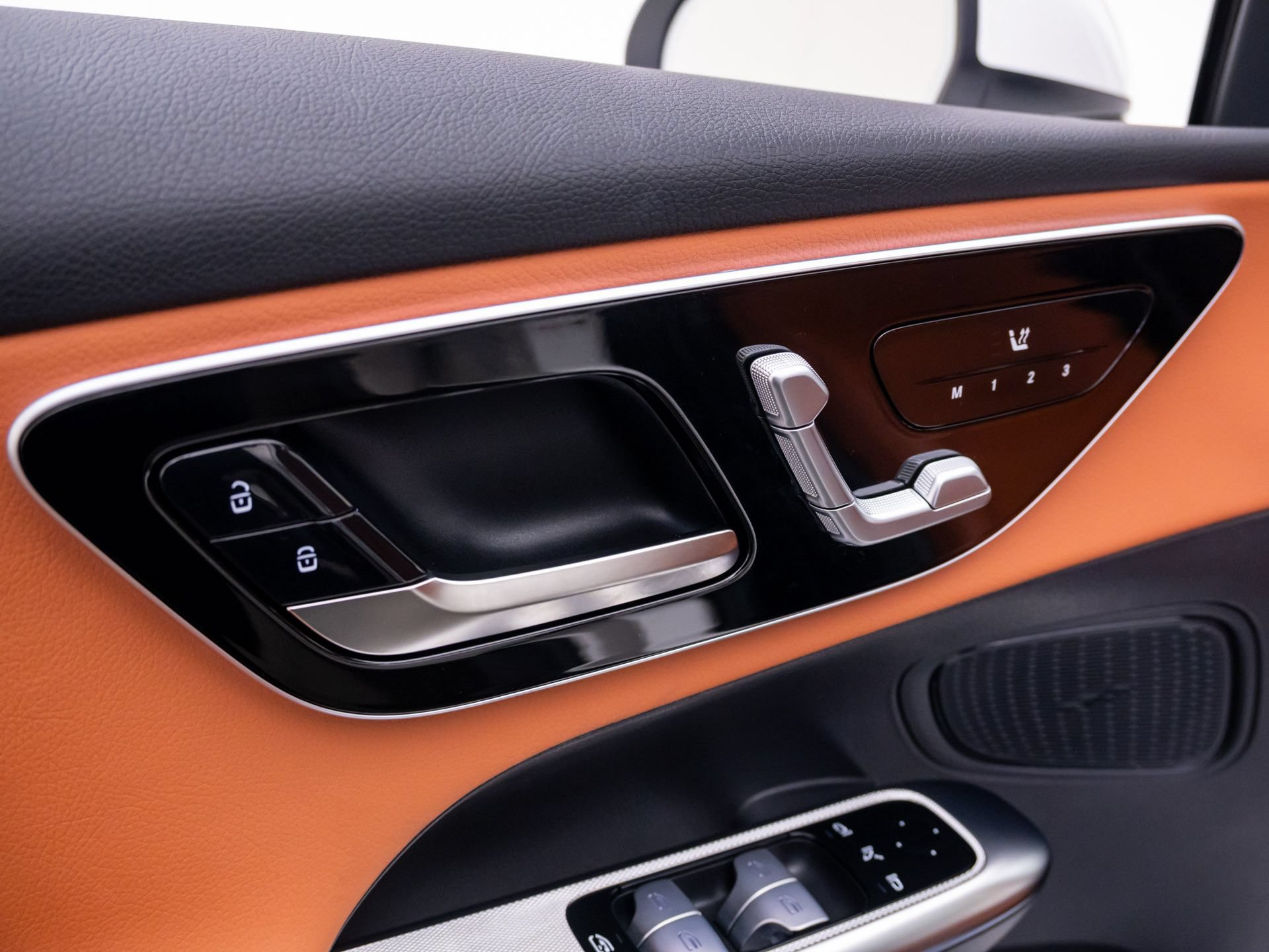 Certified 2025 Mercedes-Benz GLC 300 4MATIC image 15