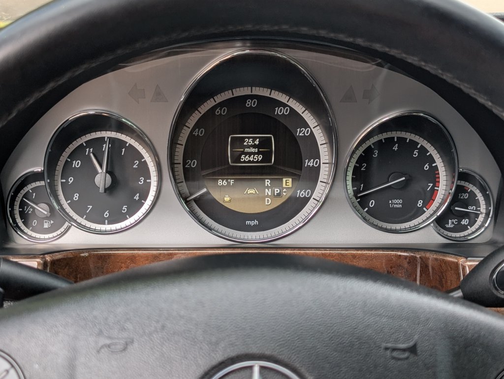 Used 2012 Mercedes-Benz E 350 4MATIC Sedan image 26