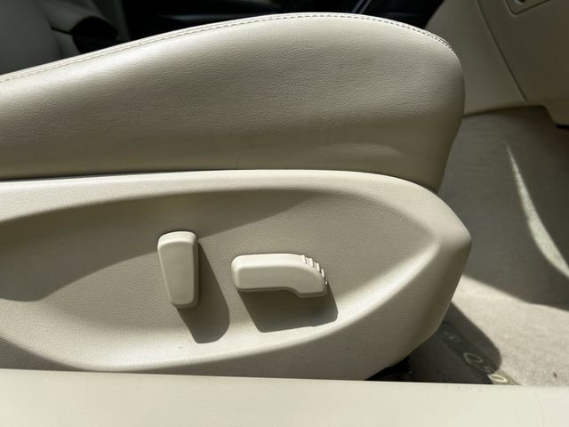 Used 2014 INFINITI Q50 Premium w/ Technology Package image 30