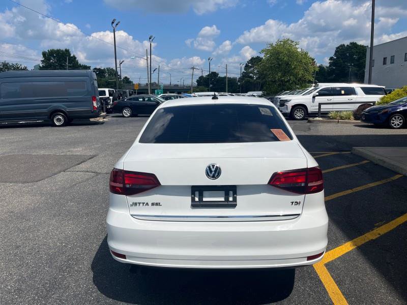 Used 2017 Volkswagen Jetta SEL image 6