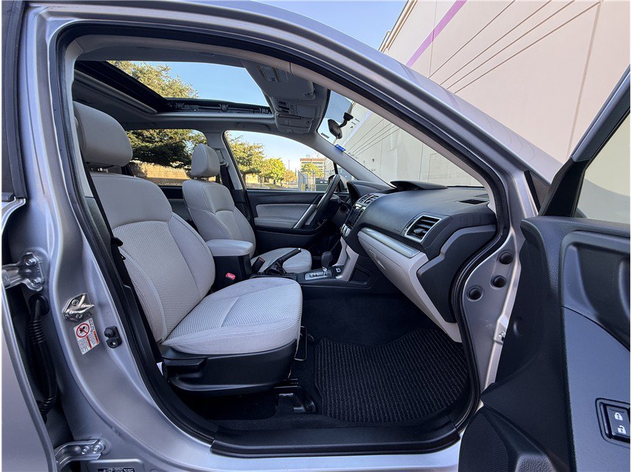 Used 2018 Subaru Forester 2.5i Premium w/ All-Weather Package AWD/4WD image 13