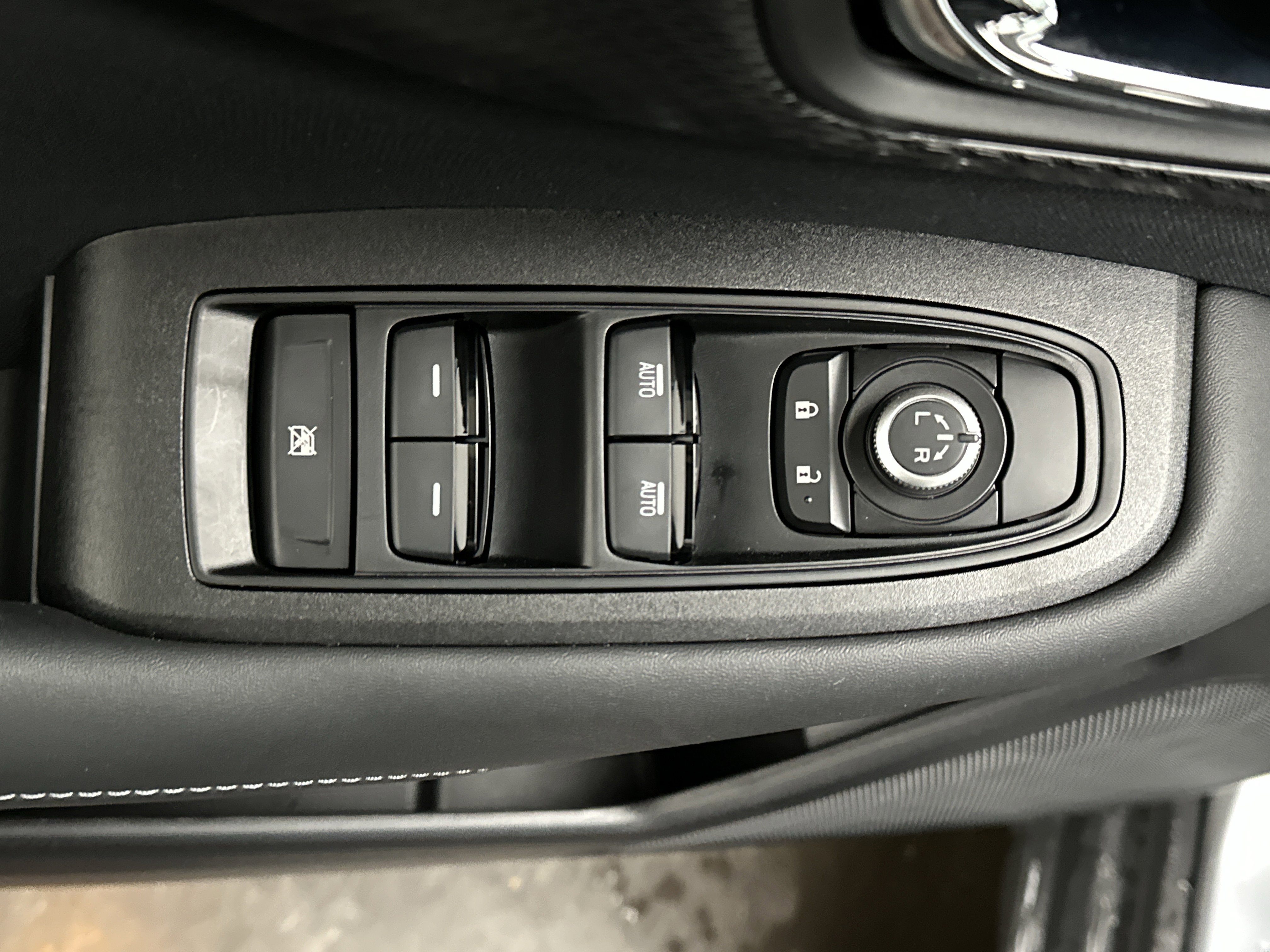 Certified 2025 Subaru Outback Premium image 17