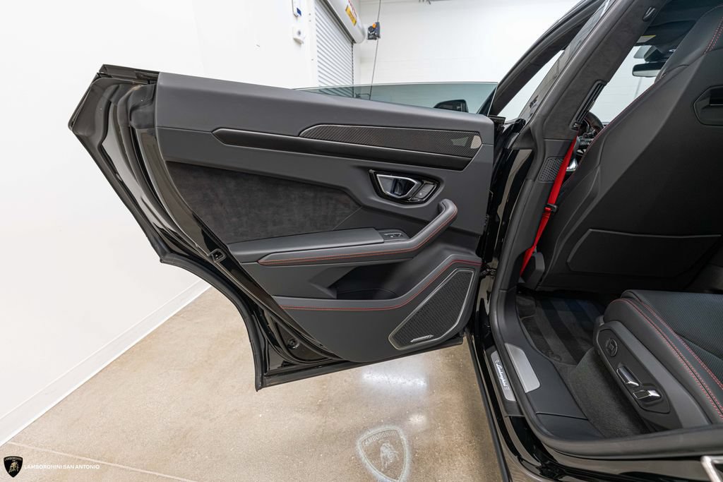 Used 2024 Lamborghini Urus S AWD/4WD image 37