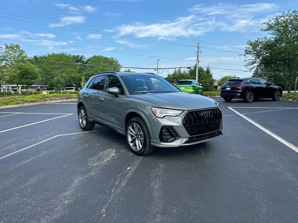 New 2025 Audi Q3 2.0T Premium