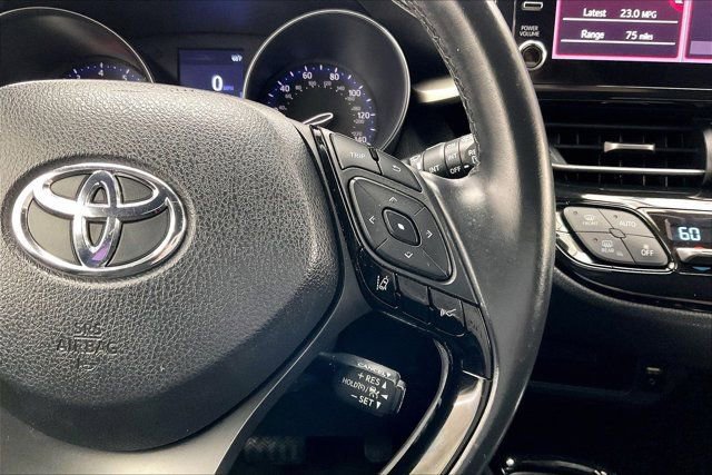 Used 2019 Toyota C-HR XLE FWD image 21