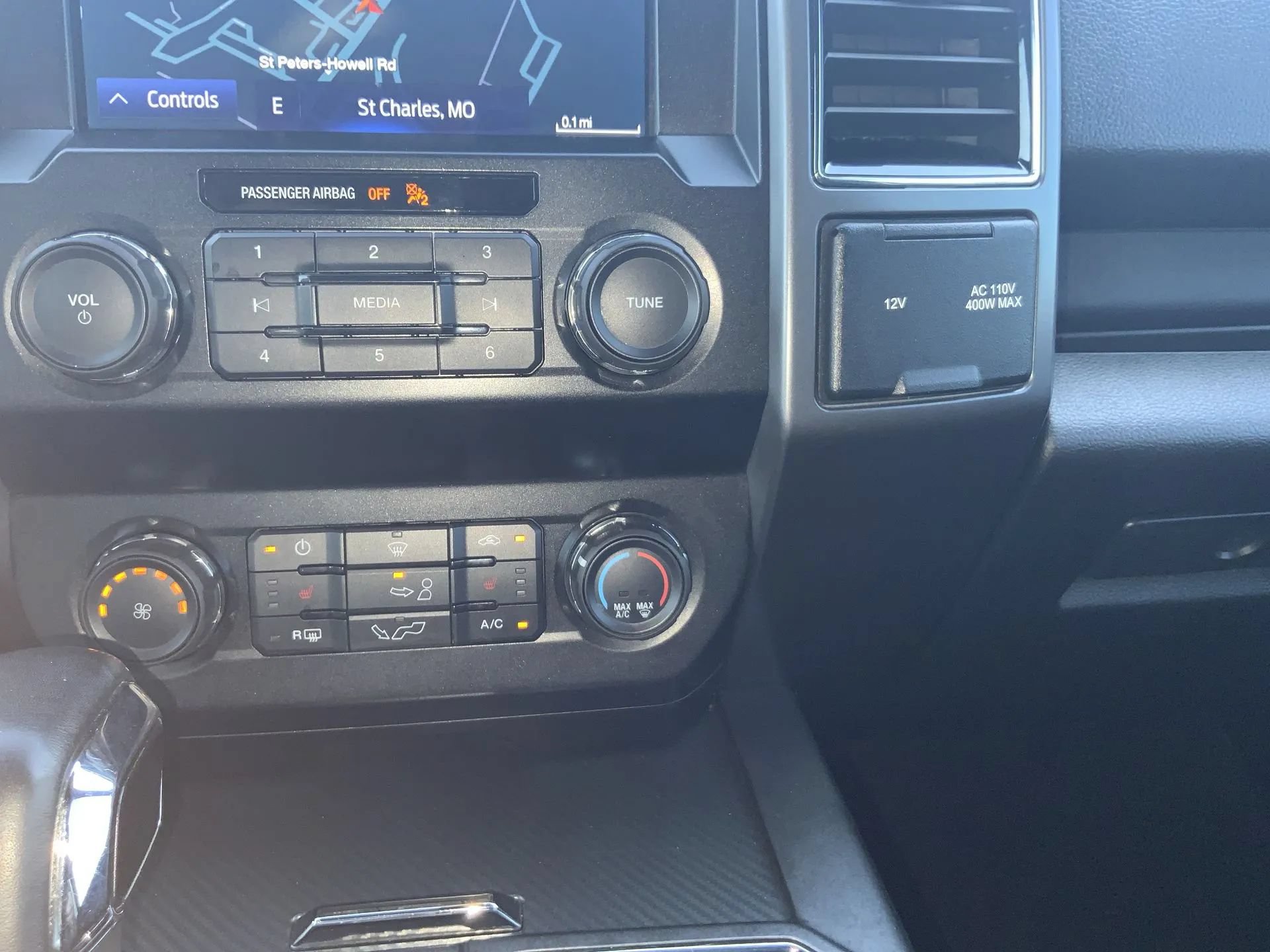Used 2019 Ford F150 XLT w/ Equipment Group 302A Luxury AWD/4WD image 16