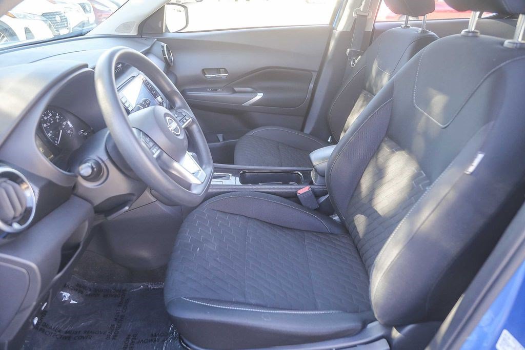 Used 2023 Nissan Kicks SV FWD image 16