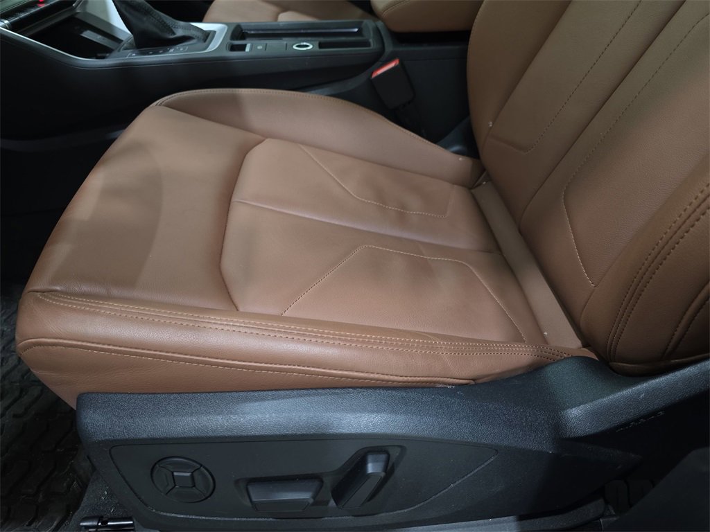 Used 2025 Audi Q3 2.0T Premium Plus w/ Premium Plus Package image 30