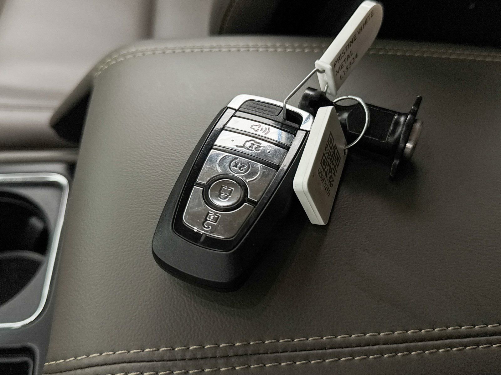 Used 2024 Lincoln Corsair FWD image 33